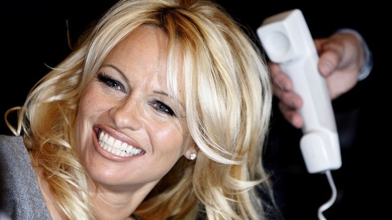 Pamela Anderson pourra débattre du sort des ours polaires avec le ministre de l'environnement russe