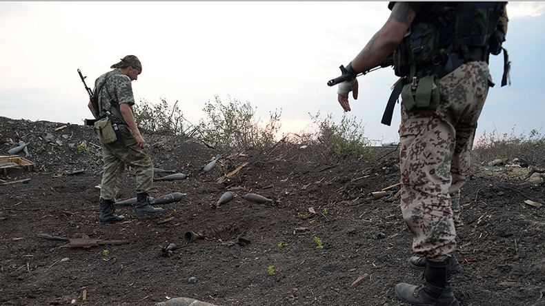 Les rebelles de Lougansk retirent leurs armes du front