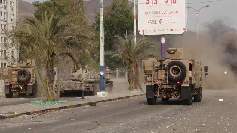 Le gouvernement yéménite en exil est rentré à Aden malgré la poursuite des combats