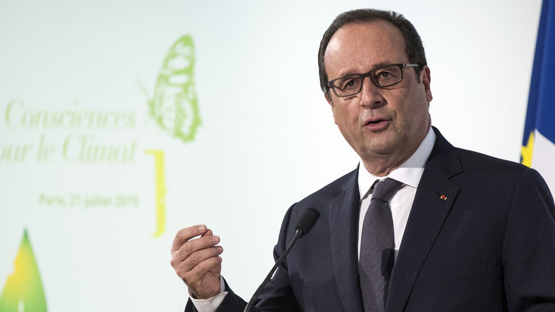 «La distribution doit faire un effort », estime François Hollande en pleine fronde agricole