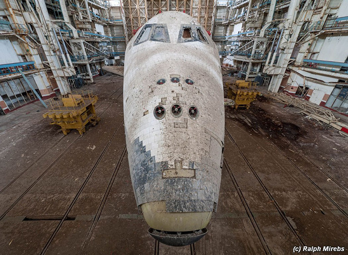 La guerre des étoiles oubliée : une navette spatiale soviétique laissée à l'abandon (PHOTOS)