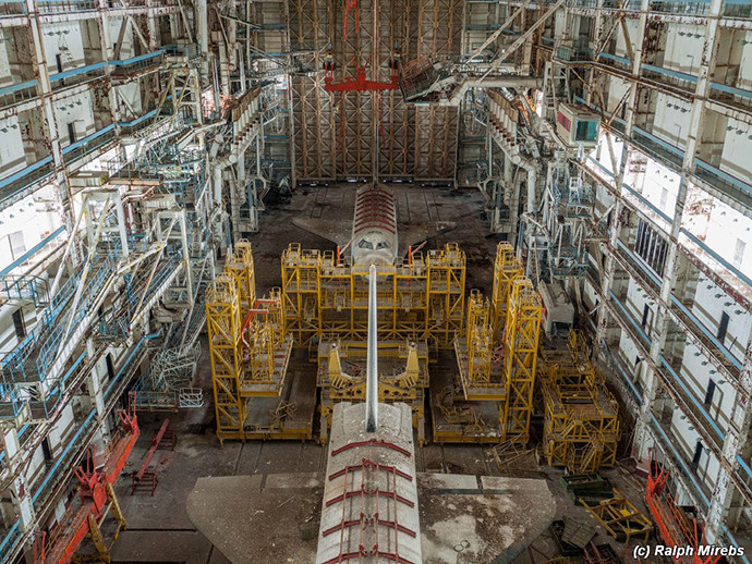La guerre des étoiles oubliée : une navette spatiale soviétique laissée à l'abandon (PHOTOS)