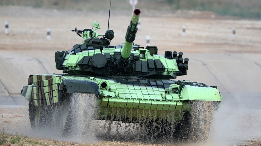 La Russie accueille le biathlon des chars de combat 2015 : la Chine apporte ses propres engins