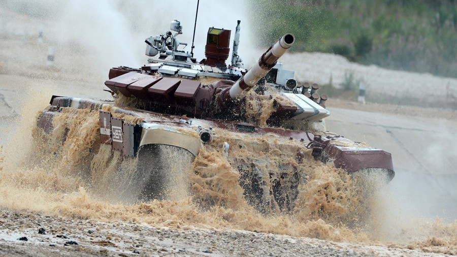 La Russie accueille le biathlon des chars de combat 2015 : la Chine apporte ses propres engins