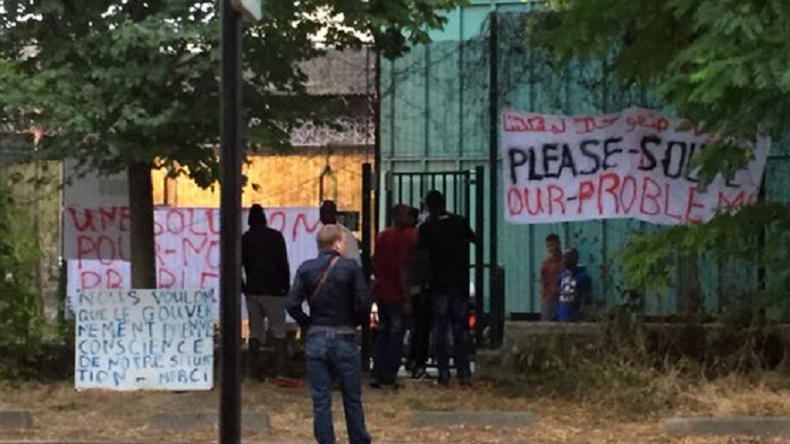 Paris : des migrants bloquent leur centre d'hébergement pour dénoncer leurs conditions de vie
