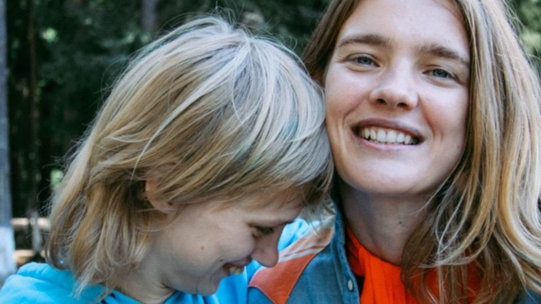 «Son apparence ne lui a pas plu»: Natalia Vodianova parle à RT de l’incident avec sa sœur handicapée