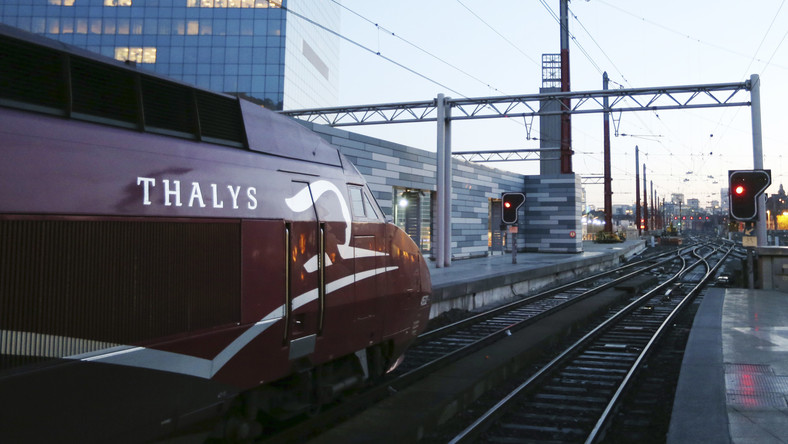 Un homme armé d’une kalachnikov blesse trois personnes dans le train Amsterdam-Paris
