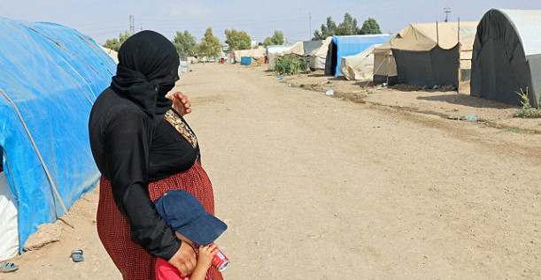 Un petit garçon Yazidi embrigadé par Daesh apprend à haïr son peuple et à décapiter sa mère