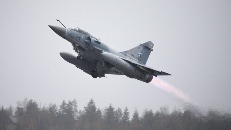La France envisagerait des frappes aériennes contre Daesh en Syrie