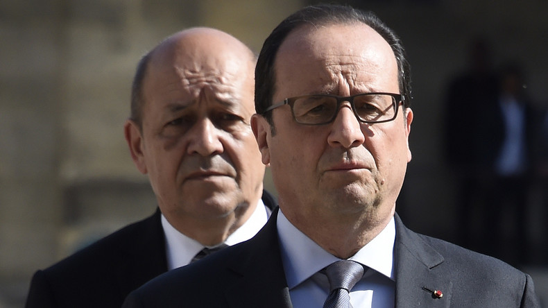 «La France envisage des frappes contre Daesh en Syrie», dit Hollande