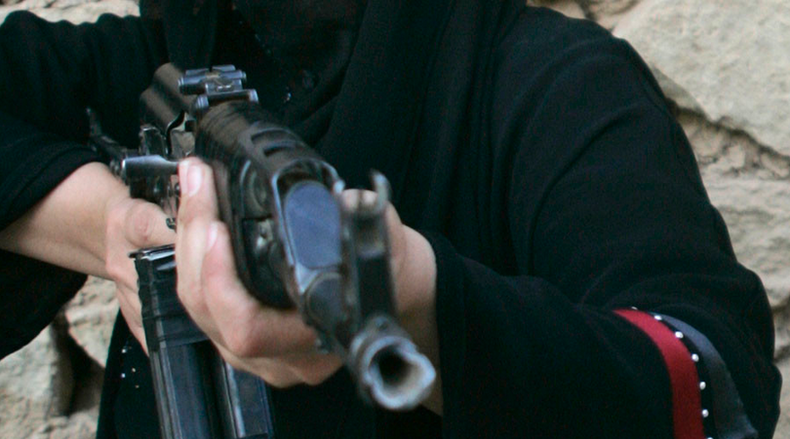 Une Yézidie tue le commandant de Daesh qui l’a forcée à l’esclavage sexuel