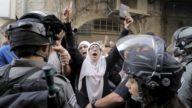 Israël : trois Palestiniens arrêtés et un policier blessé dans les heurts à Jérusalem