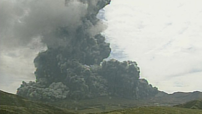 Eruption au Japon : le plus grand volcan de l’archipel crache poussières et fumées (PHOTOS, VIDEO)