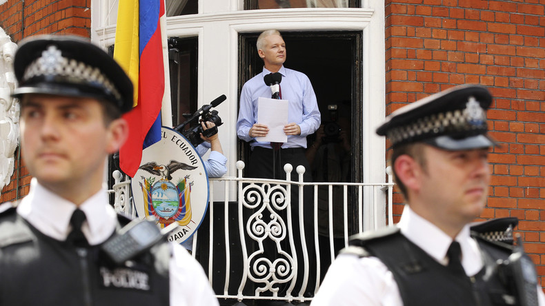 Le «coup de poignard dans le dos» de François Hollande à Julian Assange
