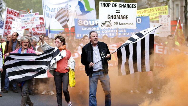 Manifestation contre le régime social des indépendants, Matignon annonce des mesures (VIDEO)
