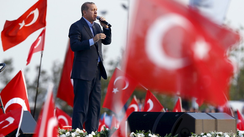 Bachar el-Assad pourrait faire partie d'une période de transition, admet le président turc Erdogan