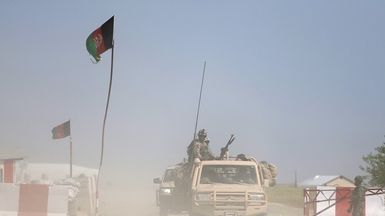 Afghanistan, le drapeau taliban flotte sur la ville de Kunduz