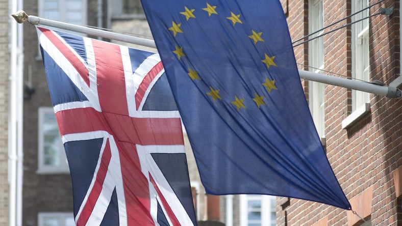 La crise des migrants pousse-t-elle les Britanniques encore plus proche du Brexit ?