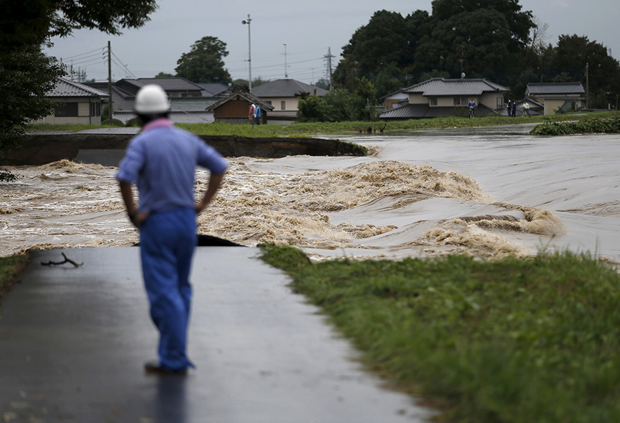 Sous les eaux, le Japon connaît ses inondations les plus graves en 50 ans (PHOTO, VIDEO)