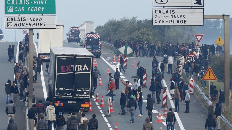 En pénétrant dans l’Eurotunnel, une centaine de migrants ont paralysé les services du transporteur