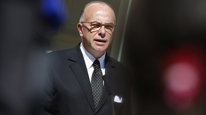 Bernard Cazeneuve réclame que cinq terroristes soient déchus de la nationalité française