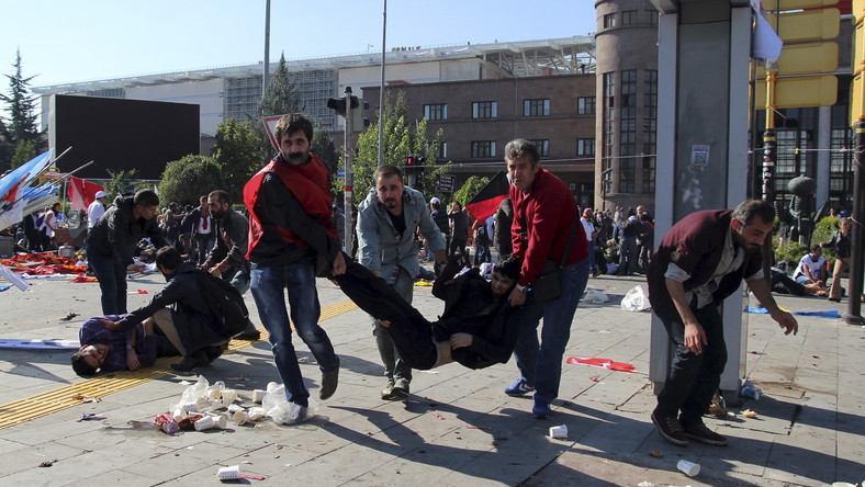Turquie : 97 morts dans deux explosions lors d’une manifestation pro-kurde à Ankara (VIDEO)