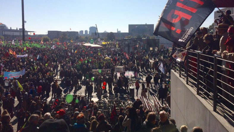 Des milliers de manifestants protestent à Berlin contre le TTIP et le CETA (VIDEO)