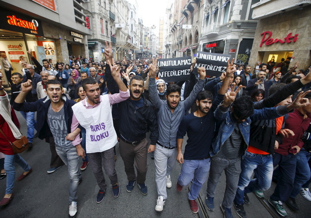 De nombreuses manifestations de soutien aux victimes d’Ankara en Turquie et en Europe