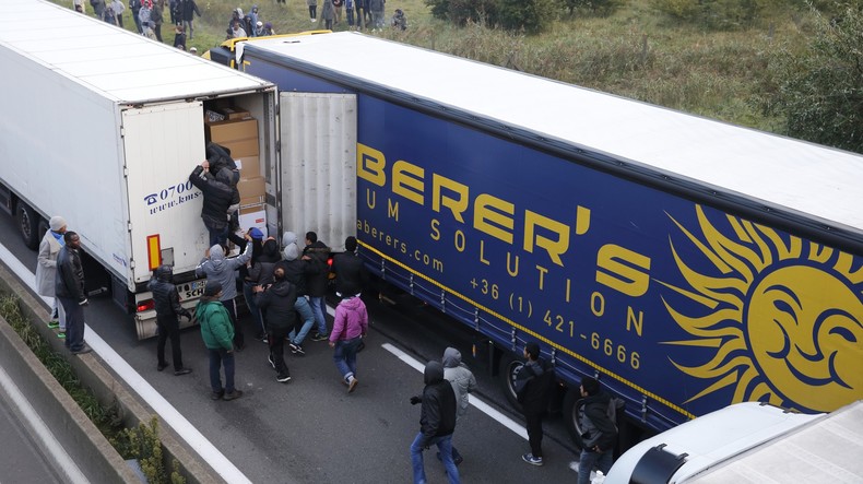 Le pouvoir britannique accusé d’avoir fait retirer une app de délation des migrants de l’App Store