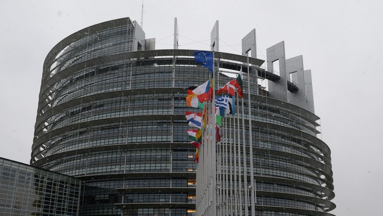 Un député européen qui a contrôlé le référendum en Crimée privé de son immunité parlementaire