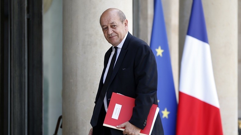 Les Républicains taclent Le Drian, en campagne à la fois «en Bretagne et contre Daesh»
