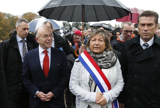 «Calais la généreuse a aussi besoin d'être considérée» dit Natacha Bouchart à Bernard Cazeneuve
