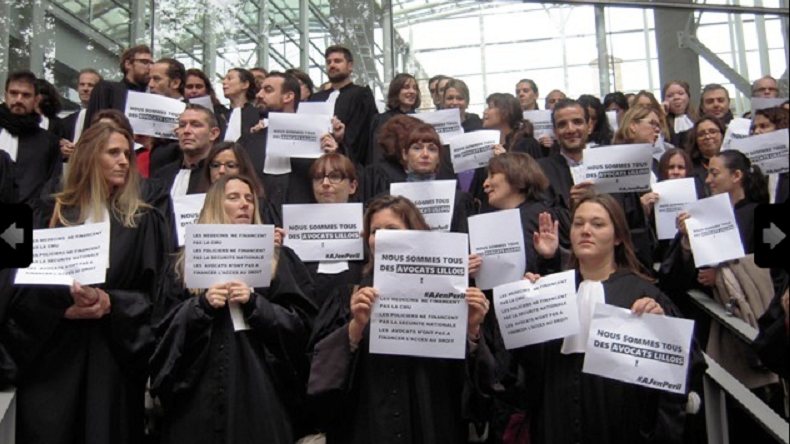 Toulouse : les forces de l'ordre utilisent du gaz lacrymogène contre les avocats