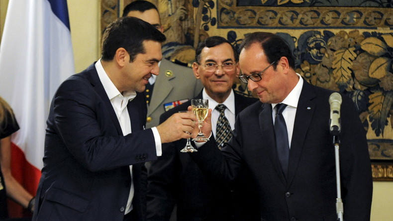 François Hollande en Grèce, entre Europe, finance et migrants