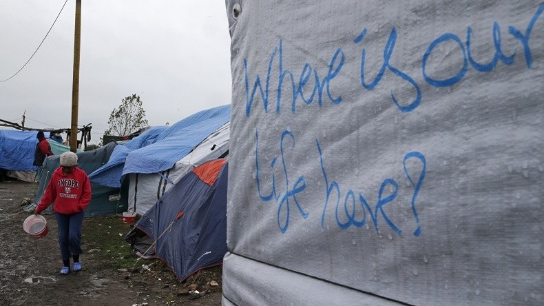 Calais, pour la première fois des associations saisissent la justice pour obliger l'Etat à agir
