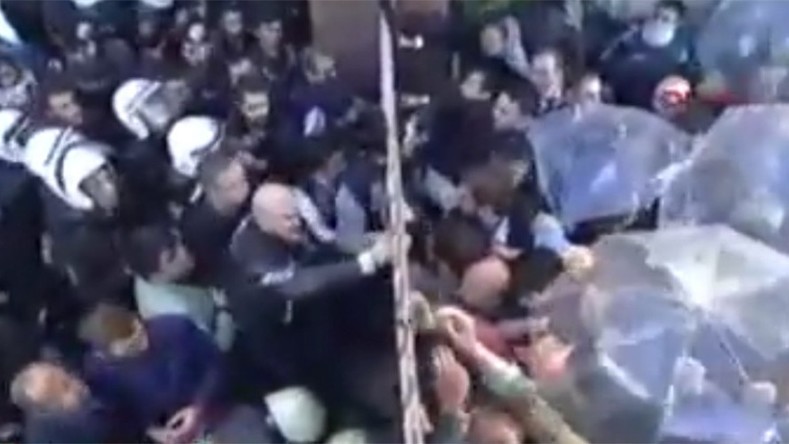 La police turque a lancé un raid dans les locaux d’une chaîne de télévision d'opposition à Istanbul