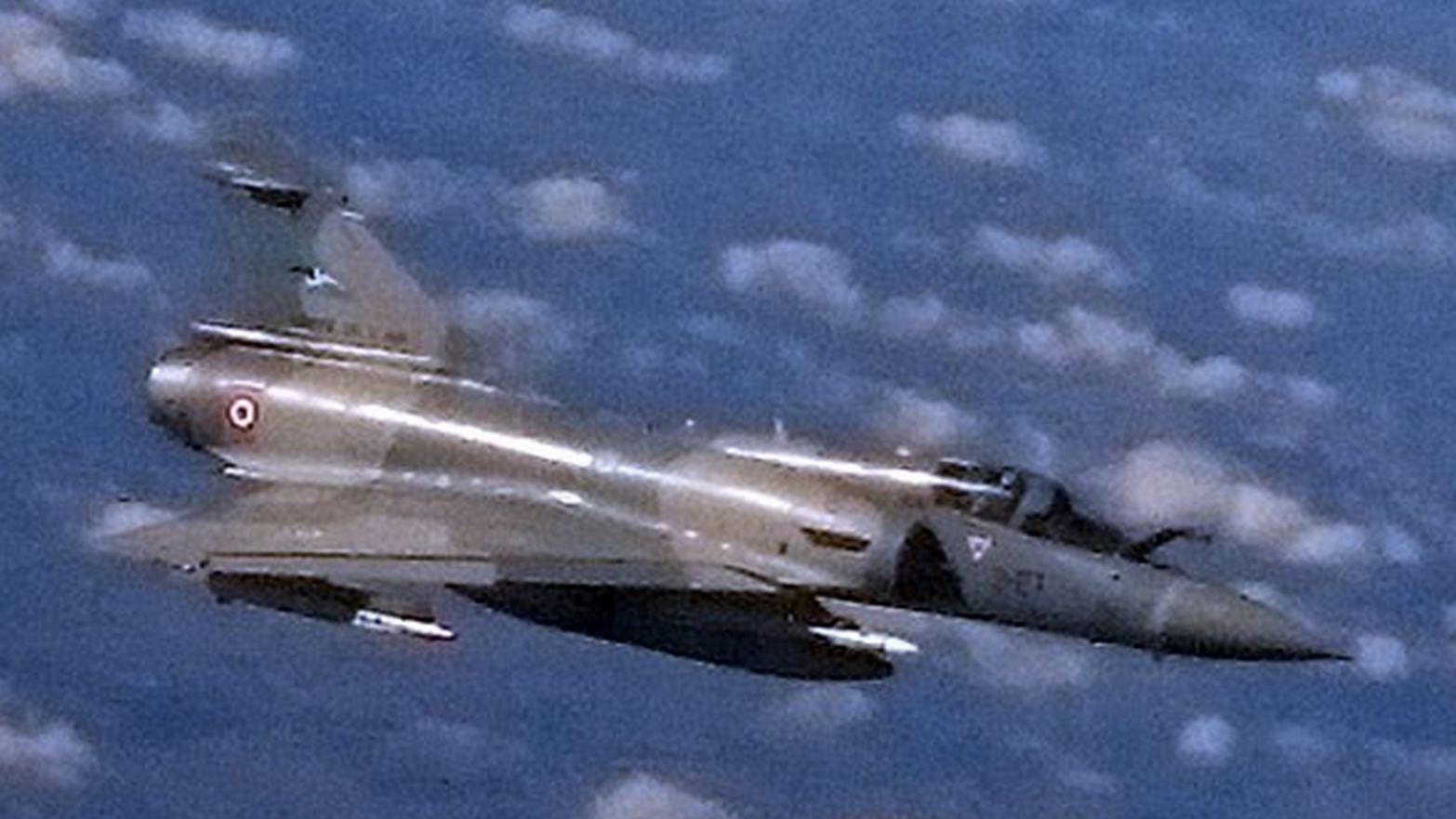 Un Rafale français intercepte un avion de ligne britannique, les passagers en panique