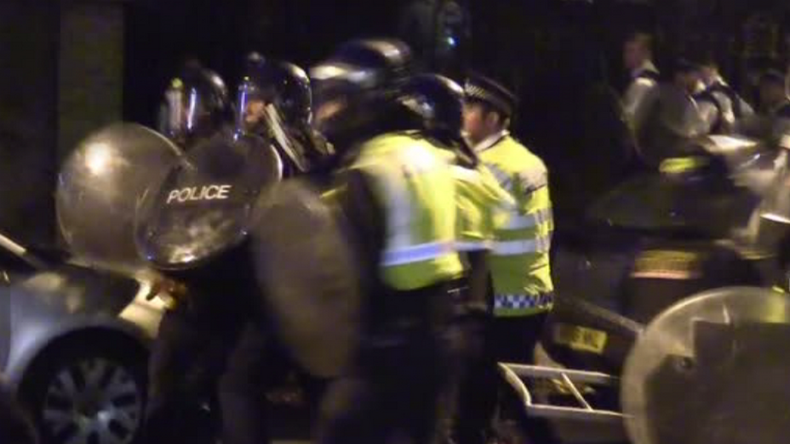 Une rave-party sauvage entachée par des émeutes avec la police à Londres