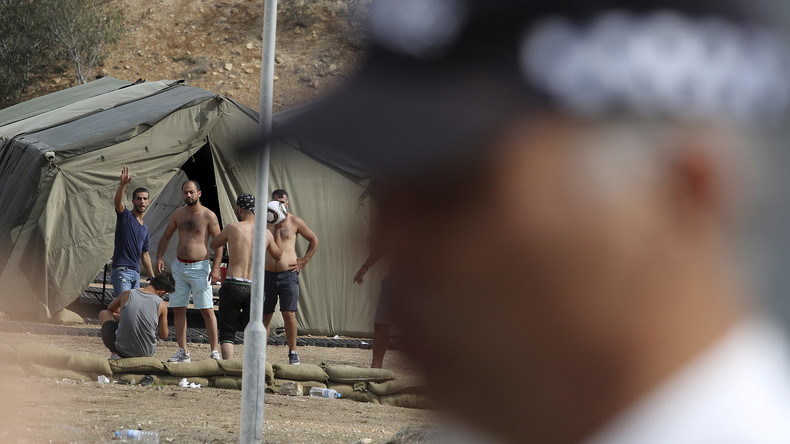 Les réfugiés demandent à ce qu'on les laisse sortir d'une base militaire britannique à Chypre