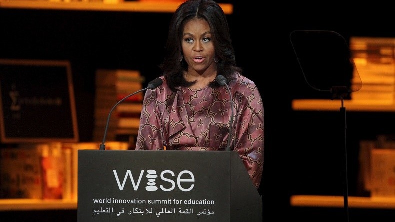 Au Qatar, Michelle Obama dénonce des «lois et traditions désuètes» privant les filles de scolarité