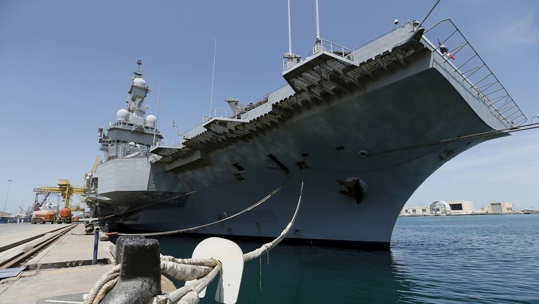 Elysée : la France va déployer son porte-avions, le Charles de Gaulle, pour lutter contre Daesh