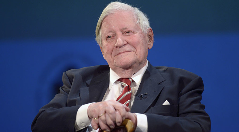 Cigarettes, amour et déclarations choc, l’héritage d’Helmut Schmidt, ex-chancelier allemand