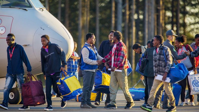 Face à l'afflux de migrants, la Suède rétablit provisoirement ses frontières