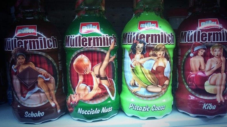 «Raciste et sexiste» : une marque de lait allemande fait scandale avec des pin-up sur ses bouteilles
