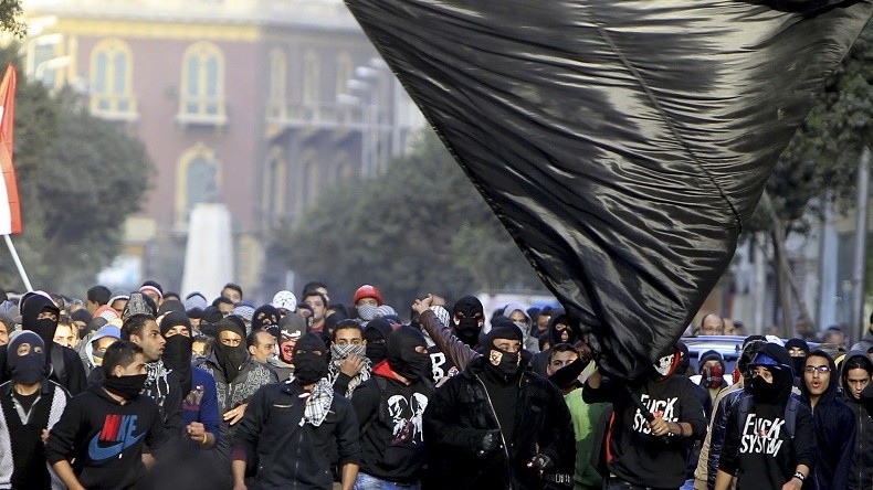Le groupe anti-système violent «Black blocs» menace les négociations sur le climat à Paris