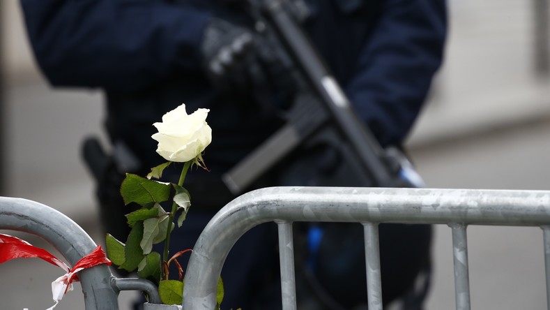 Après les attentats de Paris, les mesures de sécurité ont été renforcées de Moscou à Los-Angeles