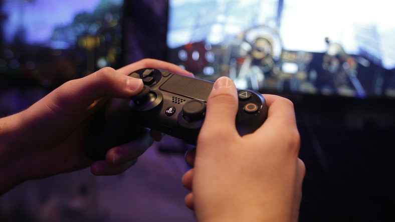 Les attentats de Paris ont pu être planifiés à l’aide d’une PlayStation 4