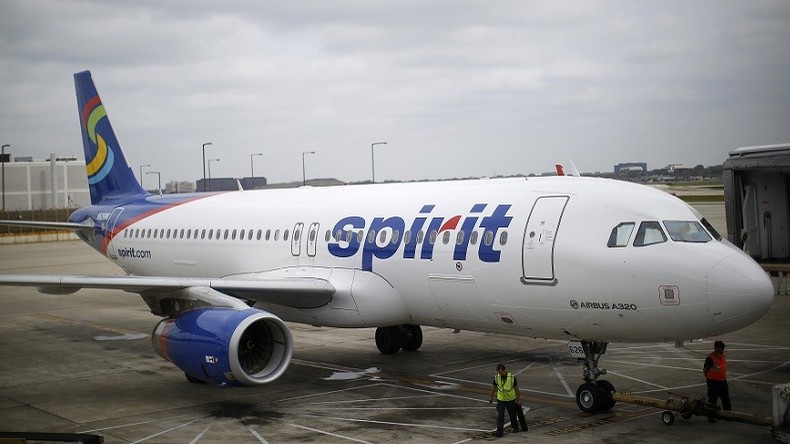 Vague de panique dans les airs : un nouvel avion US atterrit en urgence après une alerte à la bombe