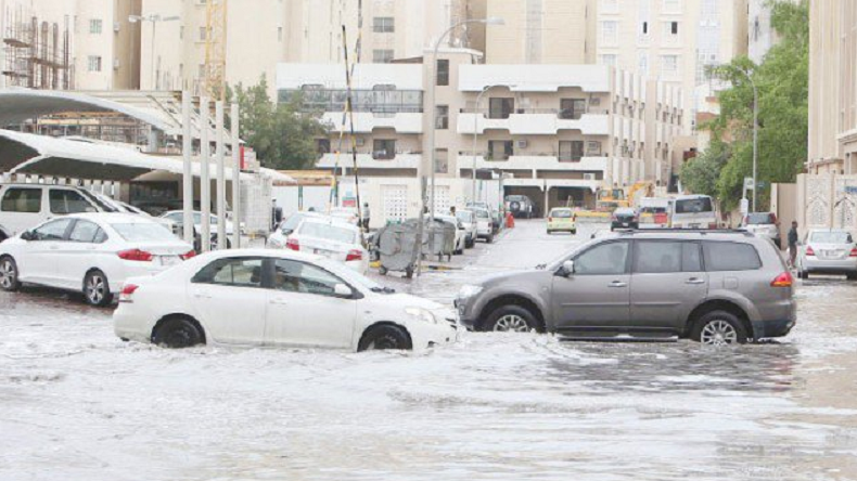 Le Qatar et l'Arabie saoudite touchés par des inondations sans précédent (PHOTOS, VIDEO)