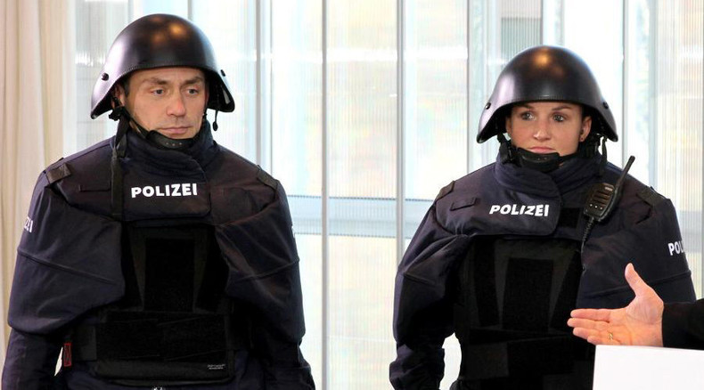 Dark Vador style, les policiers bavarois passent du côté obscur